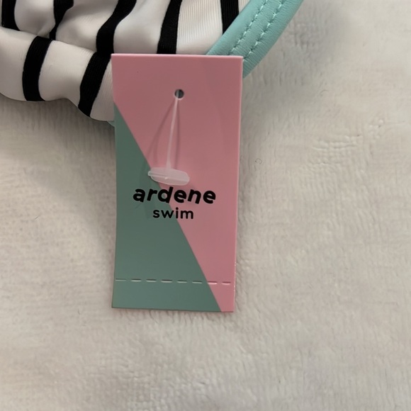 Striped high neck Ardene bikini top. Size M. New with tags. - Picture 4 of 4